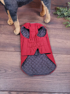 Hundmantel Rot mit Namen, Hundemantel personalisiert, Hundemantel für Geschirr, Hundemantel für den Winter, Hundemantel mit Bauchschutz