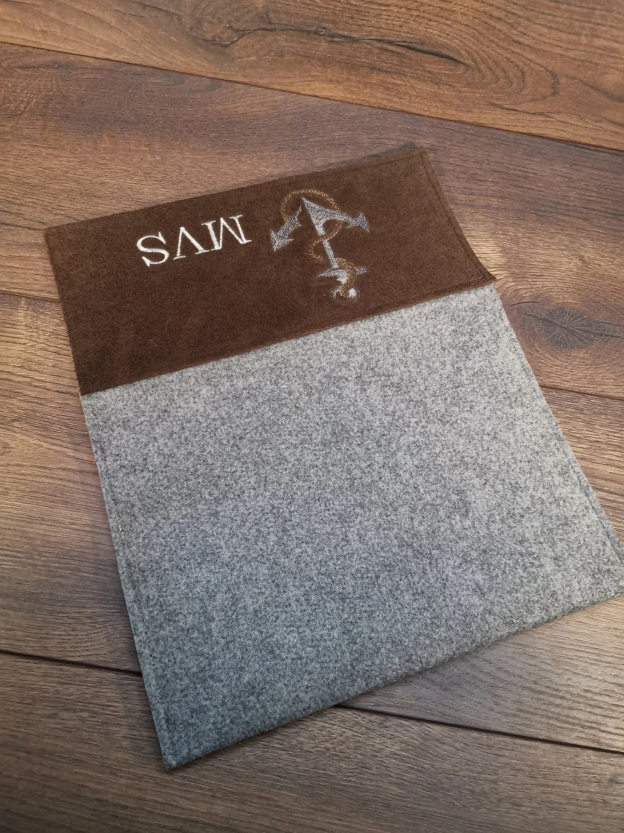 Laptoptasche mit Lederbesatz nach Wunschmaß mit Sternen und Monogramm