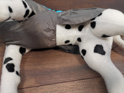 Leichter Regenschutz für deinen Hund: Dünner Hundemantel gegen Nässe in Blau/Grau