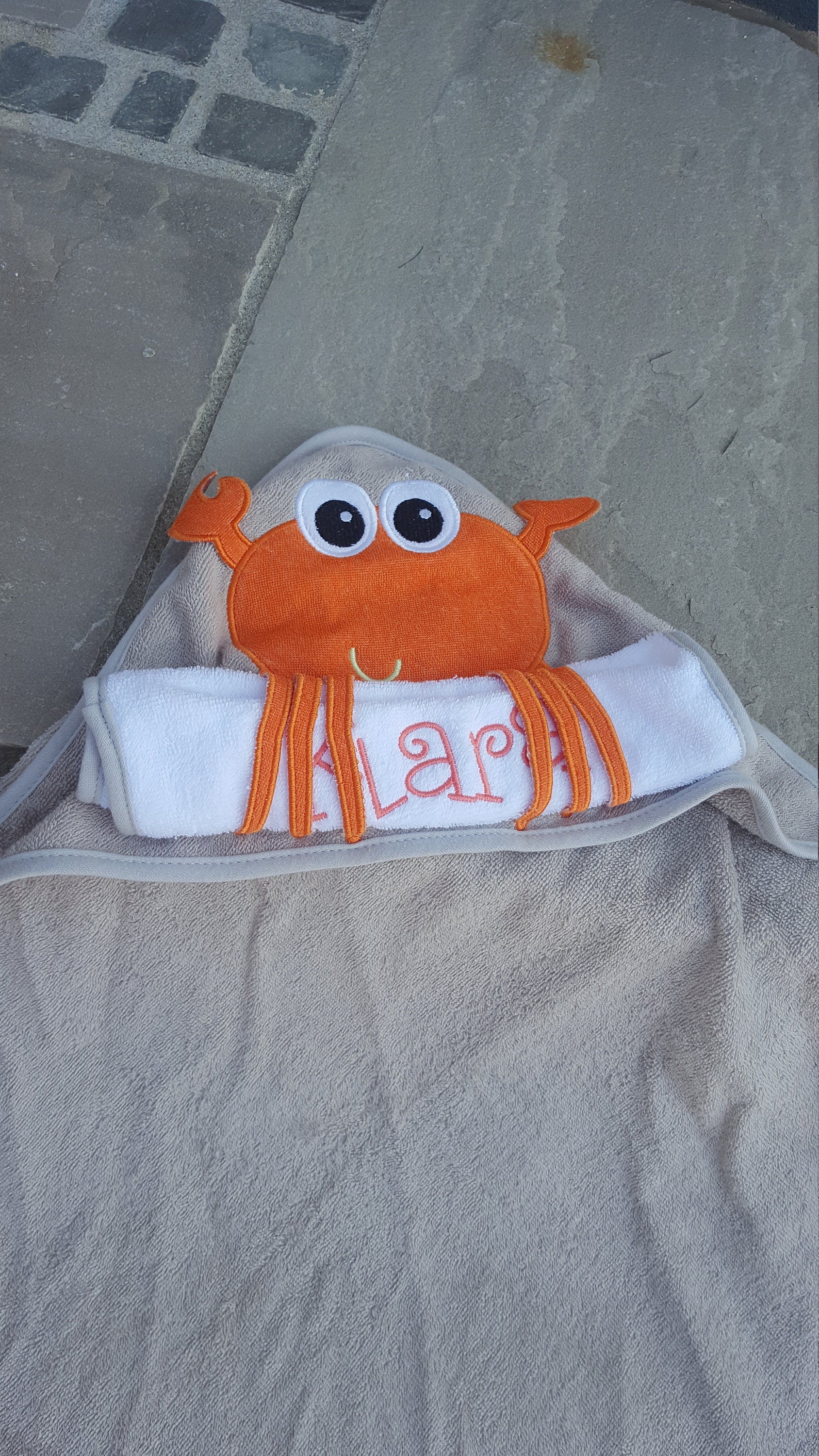 Babyhandtuch Krabbe mit Namen und Kapuze, Handtuch mit Namen bestickt, Handtuch für Kinder mit Namen