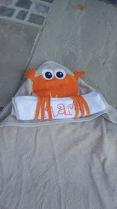 Babyhandtuch Krabbe mit Namen und Kapuze, Handtuch mit Namen bestickt, Handtuch für Kinder mit Namen