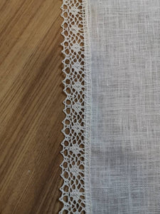 Taufdecke Tauftuch individuell gestaltbar, Leinentuch mit Spitze bestickt, Kerzentuch mit Spruch für Taufe, Kommunion, Konfirmation, 39 x 39