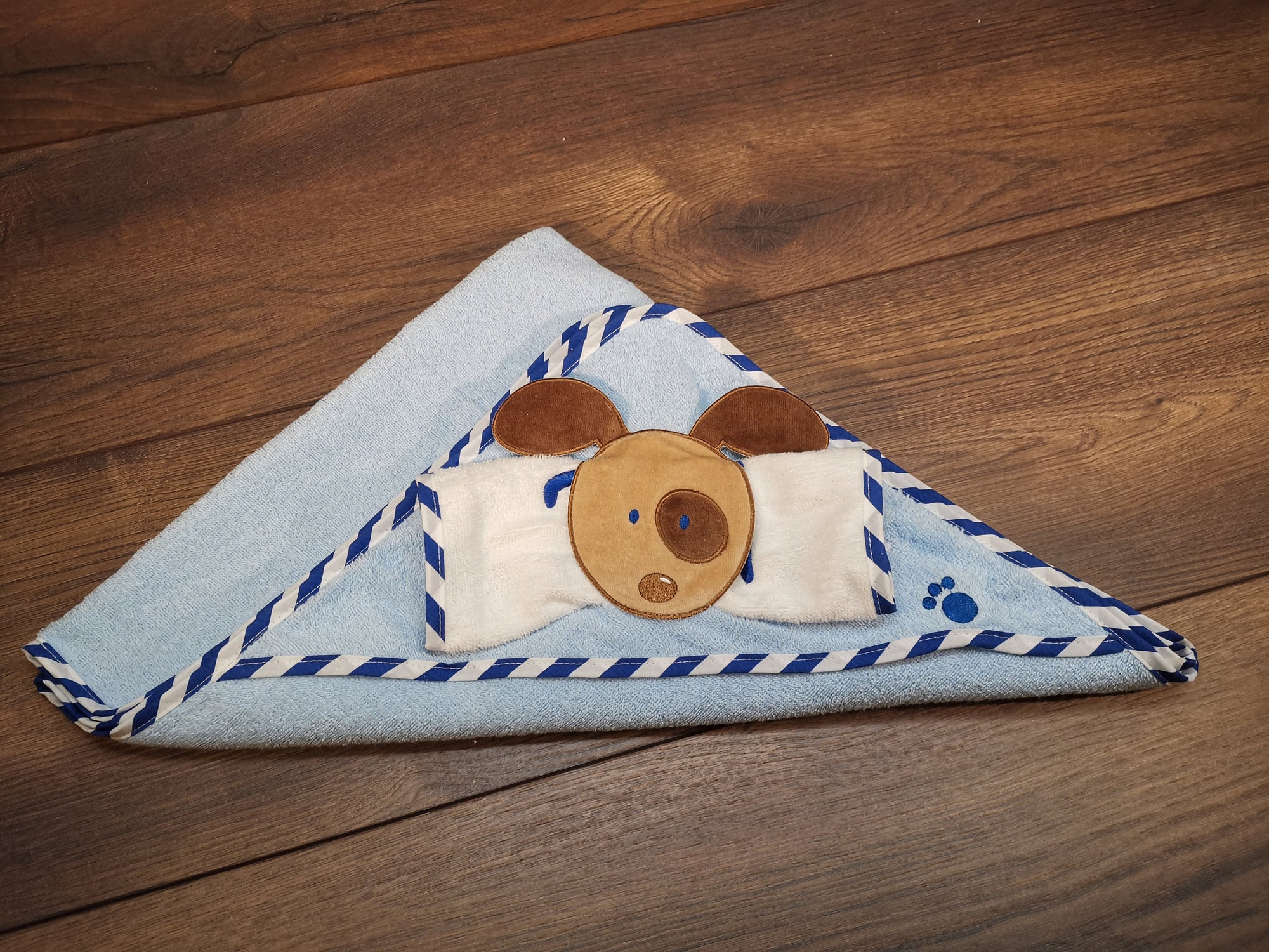 Babyhandtuch Bär mit Namen und Kapuze, Handtuch mit Namen bestickt, Handtuch für Kinder mit Namen