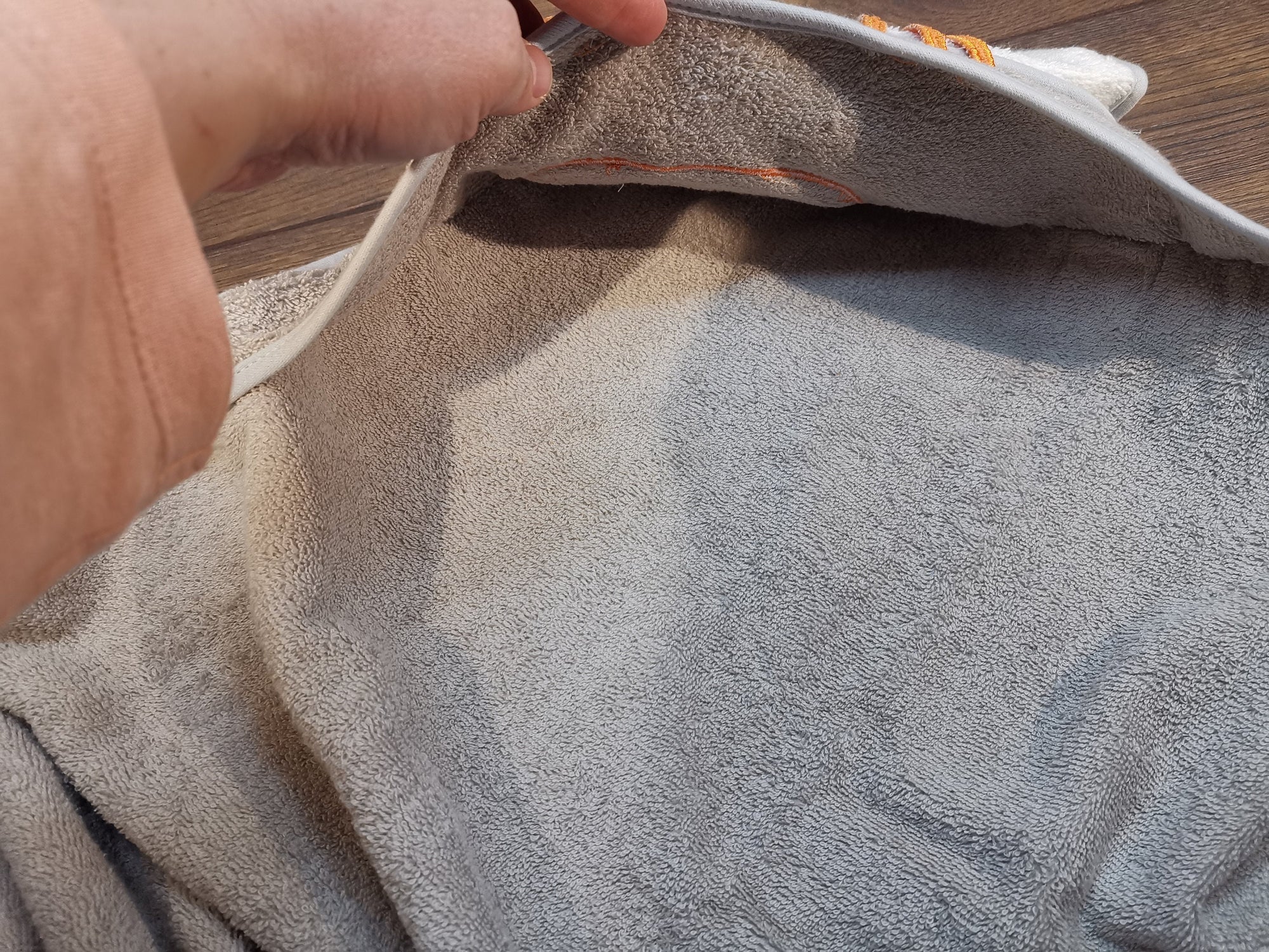Babyhandtuch Krabbe mit Namen und Kapuze, Handtuch mit Namen bestickt, Handtuch für Kinder mit Namen