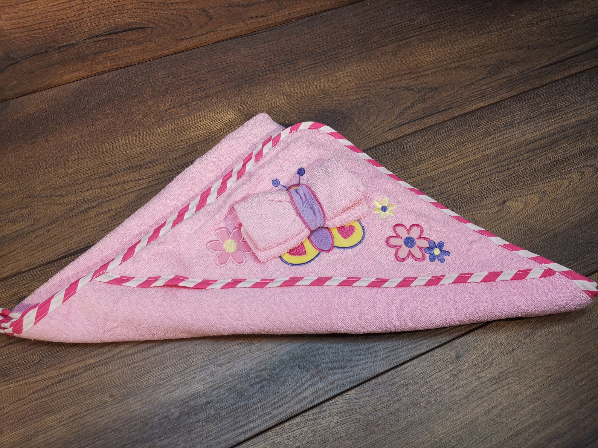 Babyhandtuch Bär mit Namen und Kapuze, Handtuch mit Namen bestickt, Handtuch für Kinder mit Namen
