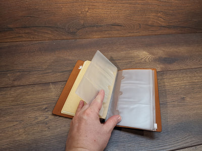 Notizbuch ca. A5 aus schwarzem Leder, Tagebuch aus Leder, Koordinaten personalisiert bestickt, Koordinaten Lieblingsort, Koordinaten Heimat