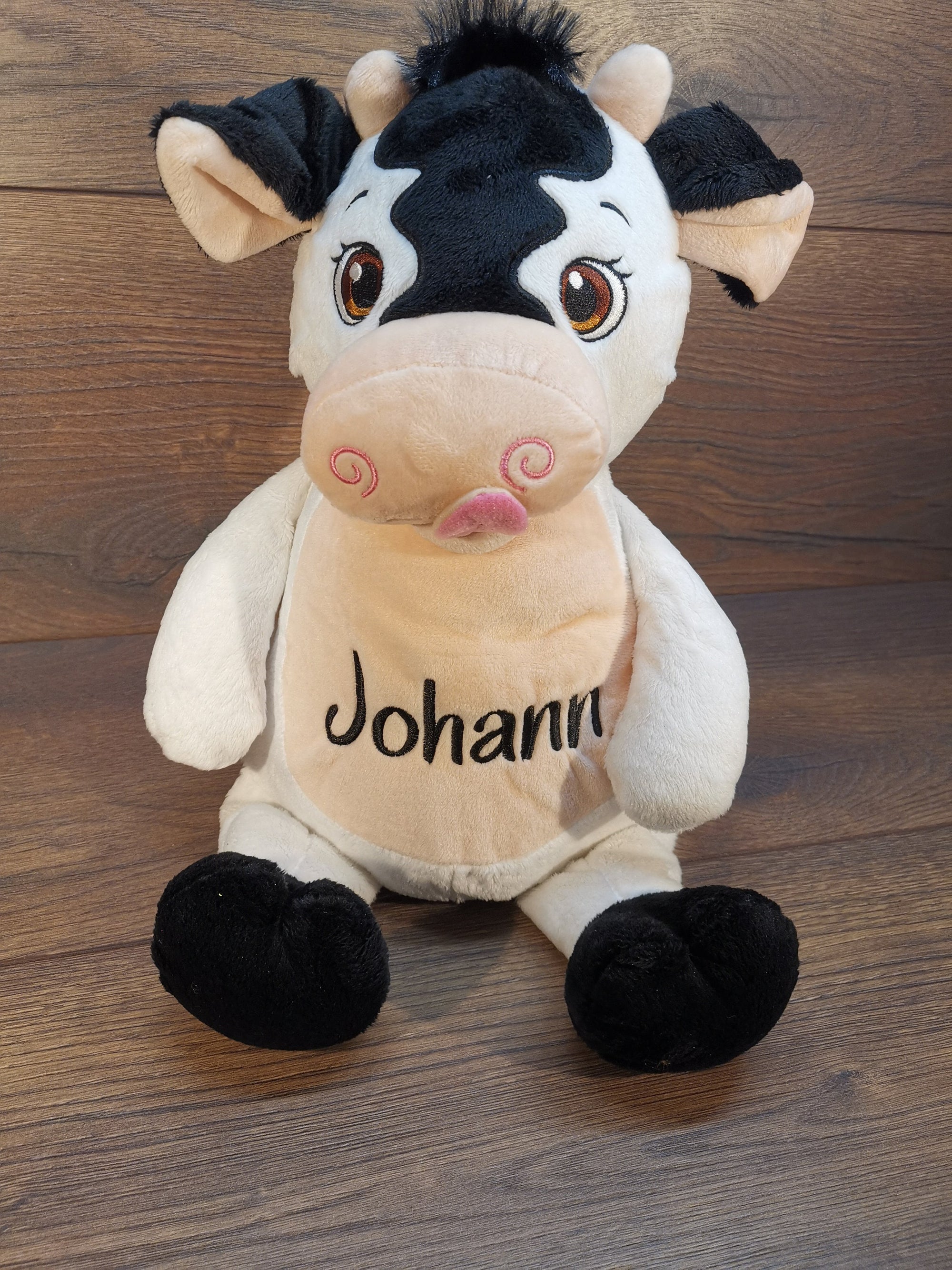 Personalisierbares Kuh Stofftier mit Namensstickerei – Individuelles Kuscheltier als besonderes Geschenk zur Taufe, Geburtstag, Jahrestag