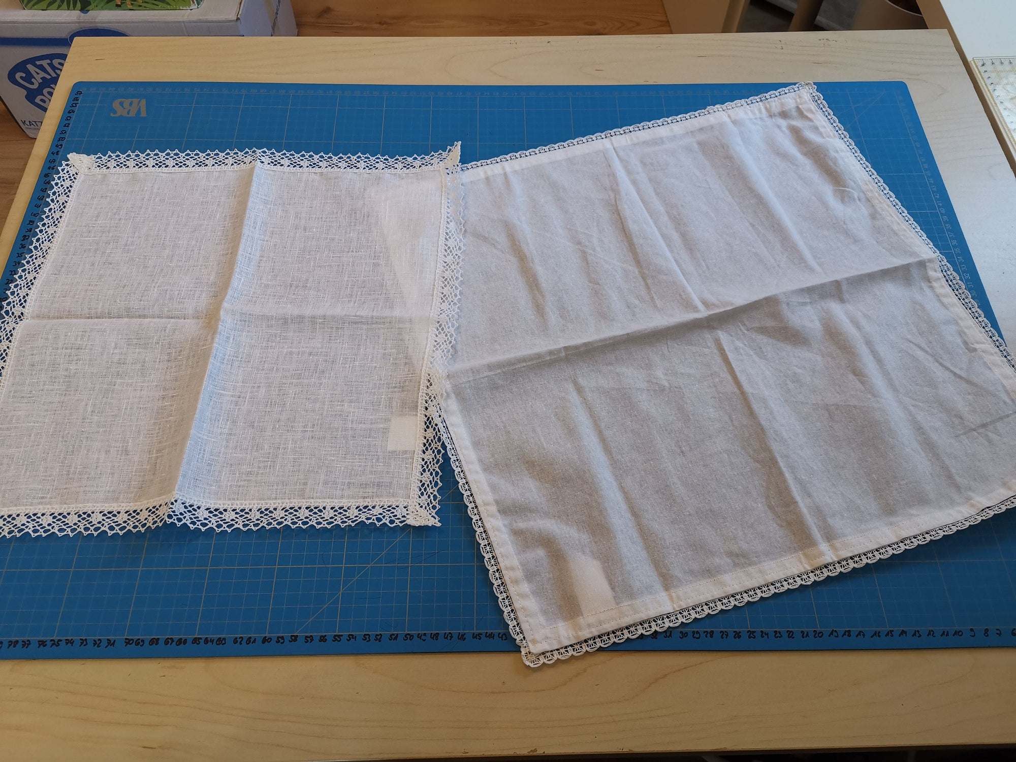 Taufdecke Tauftuch individuell gestaltbar, Leinentuch mit Spitze bestickt, Kerzentuch mit Spruch für Taufe, Kommunion, Konfirmation, 39 x 39