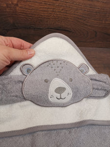 Babyhandtuch Bär mit Namen und Kapuze, Handtuch mit Namen bestickt, Handtuch für Kinder mit Namen