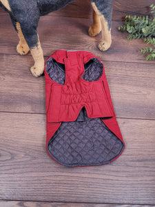Hundmantel Rot mit Namen, Hundemantel personalisiert, Hundemantel für Geschirr, Hundemantel für den Winter, Hundemantel mit Bauchschutz