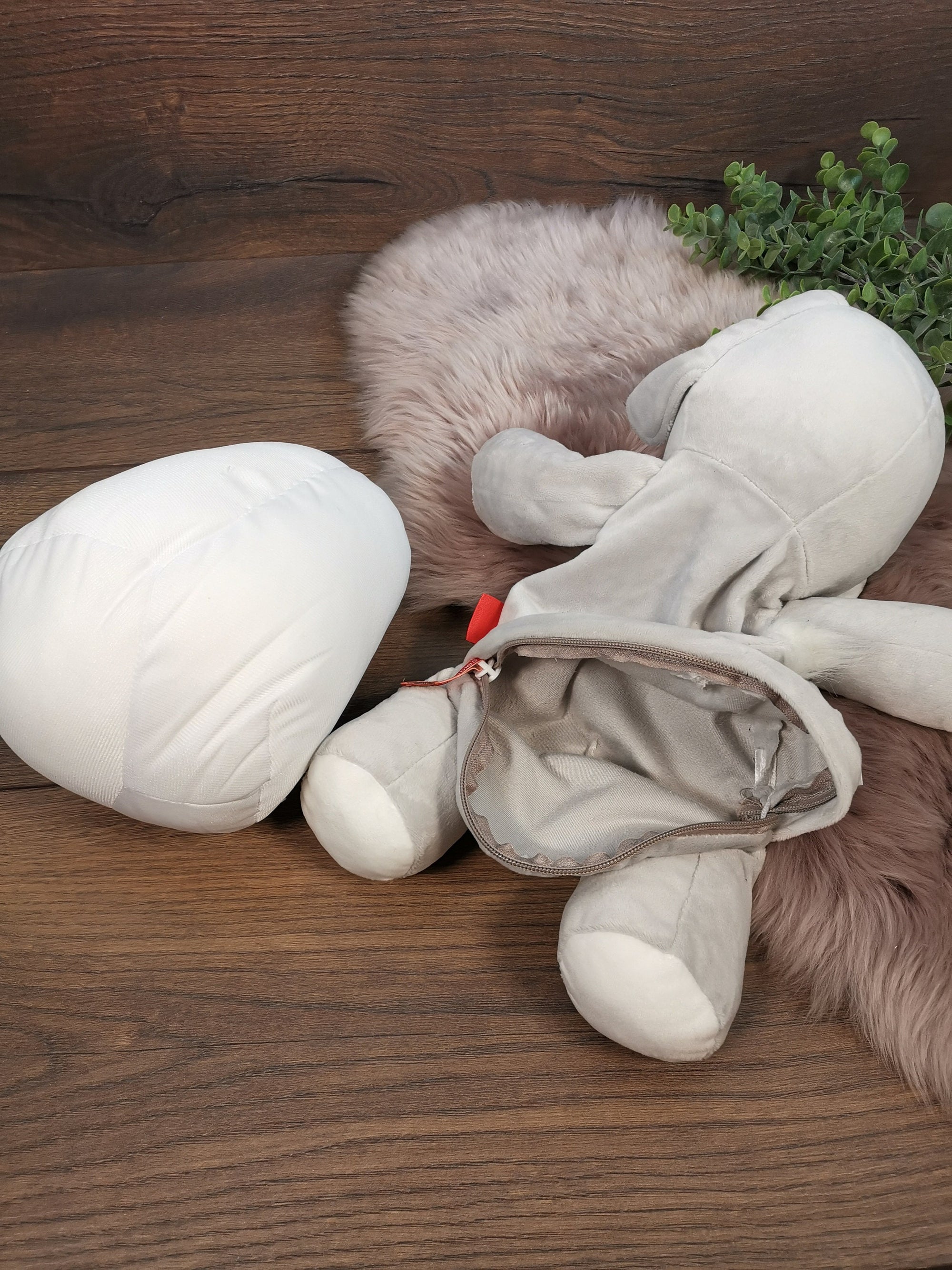 Personalisierbarer Elefant Stofftier in Grau mit Namensstickerei – Kuscheltier Geschenk zur Taufe, Geburtstag, Weihnachten, Jahrestag