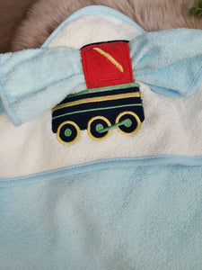 Babyhandtuch Lock mit Kapuze und Waschlappen und mit Namen bestickt