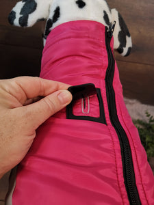 Wasserabweisender Hundemantel mit Fleece und Reißverschluss in Pink - Ideal für Hunde mit langem Rücken und mit Bauchschutz
