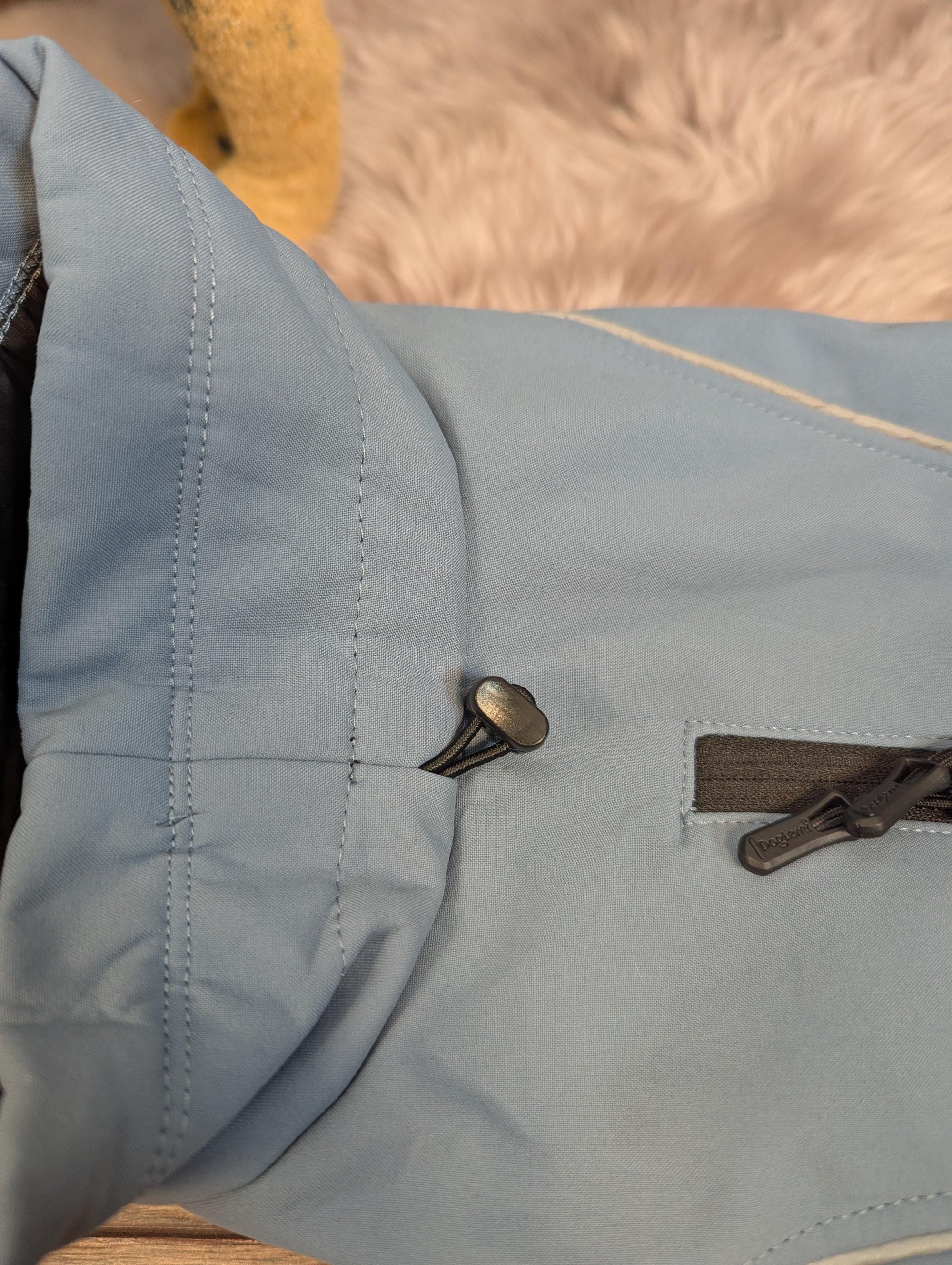 Warmer und wasserdichter Hundemantel aus Softshell in hellblau – Perfekt für kalte und nasse Tage