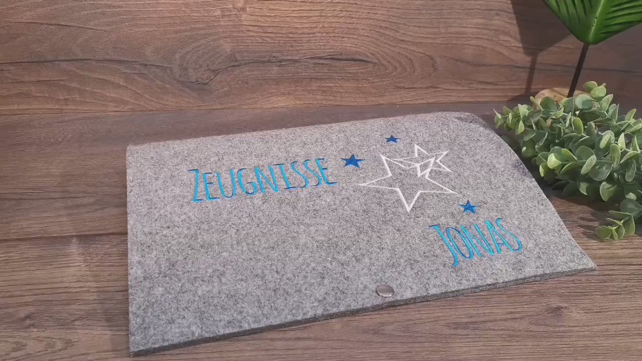 Zeugnissmappe aus Filz mit Namen, Zeugnissmappe personalisiert, Dokumentenmappe individuell gestaltet mit Zeugnisshüllen