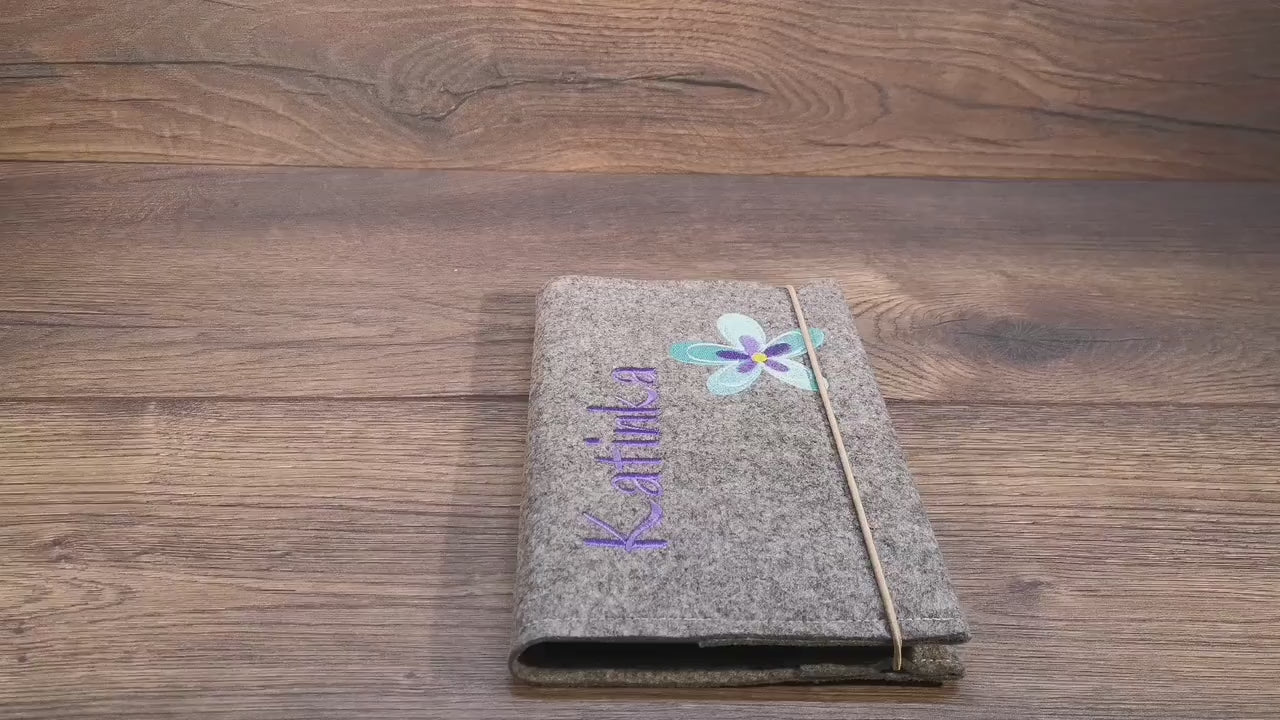 Notizbuch A5 mit Filzumschlag Name oder Monogramm und Blume