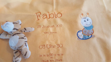 Kuschelige Babydecke personalisiert mit den Geburtsdaten
