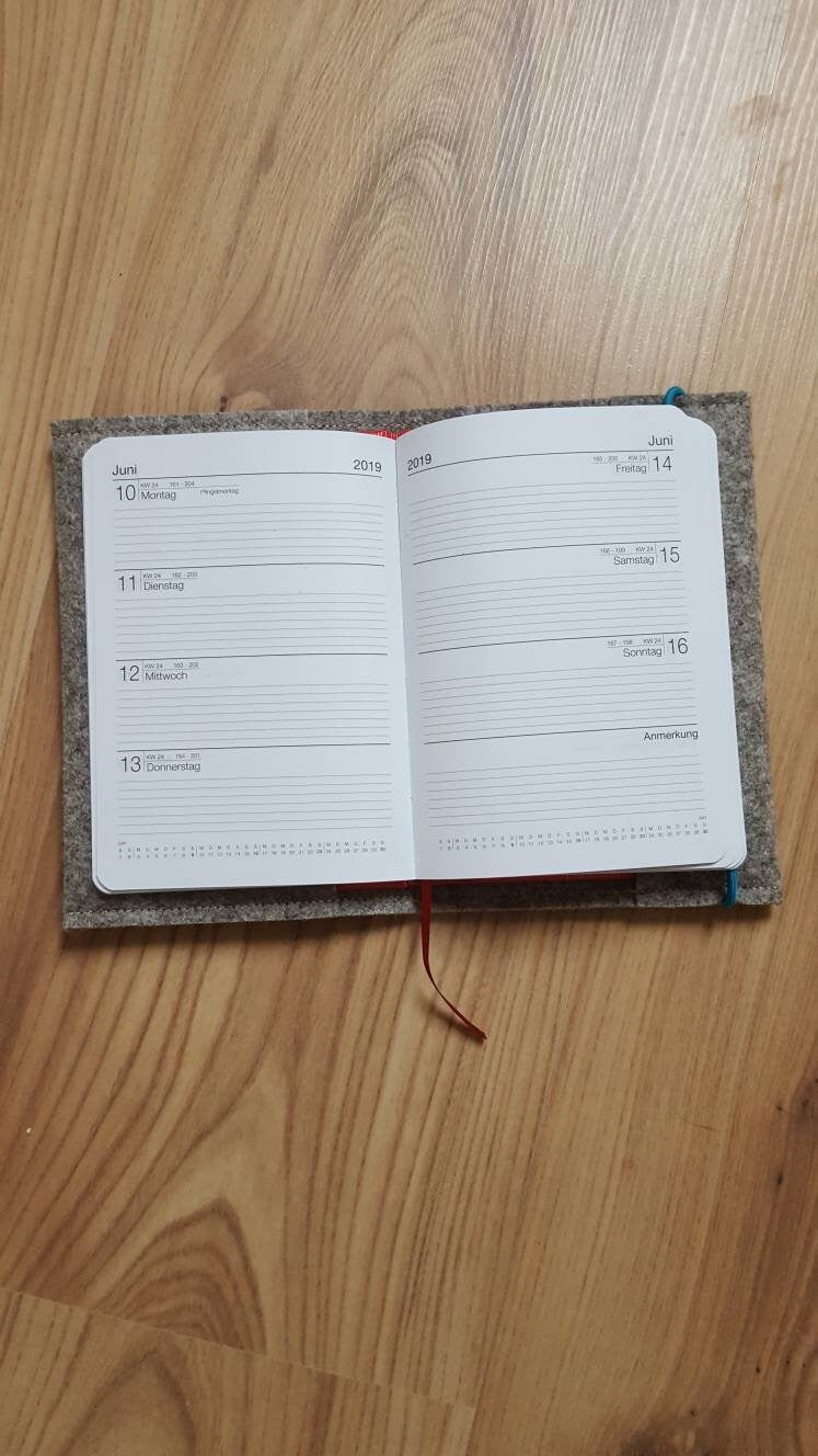Notizbuch oder Terminkalender A6 mit Filzumschlag und Blumenstickerei