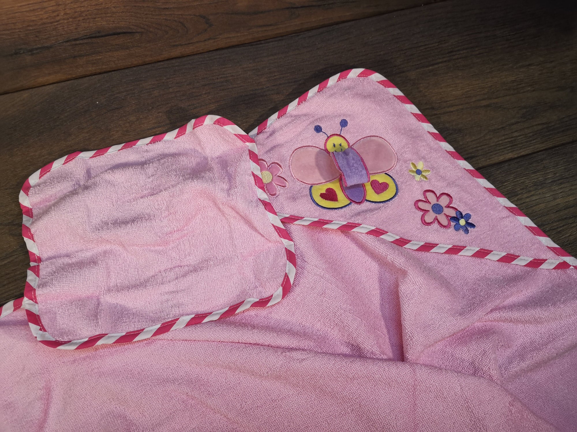 Babyhandtuch mit Namen und Kapuze, Handtuch mit Namen bestickt, Handtuch für Kinder mit Namen